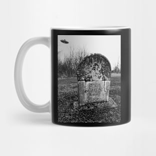 Grave robbers from outer space Mug